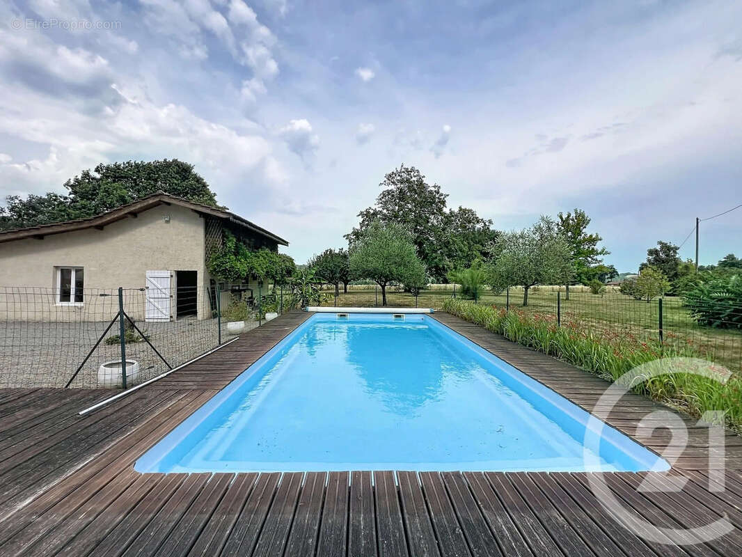 Maison 267 m² à Mirande  - photo 3