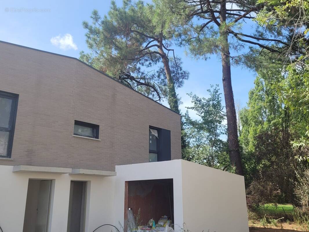 Maison à VILLENAVE-D'ORNON