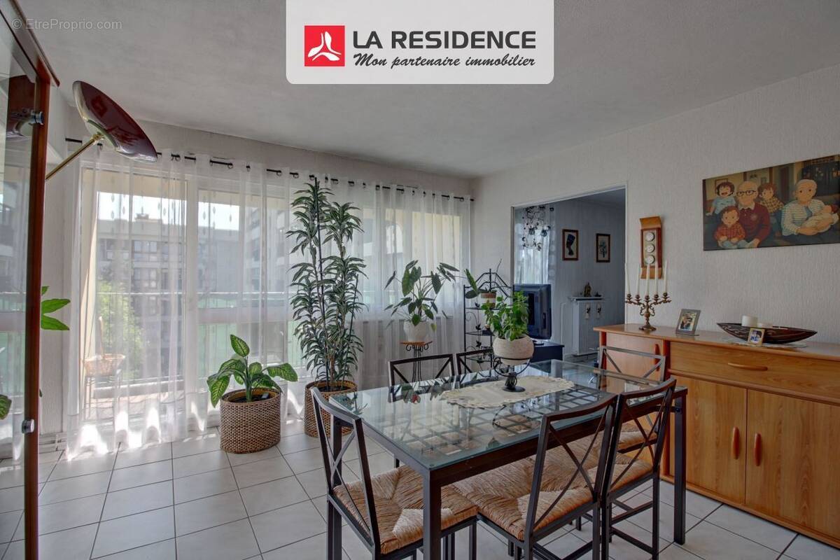 Appartement à LES MUREAUX