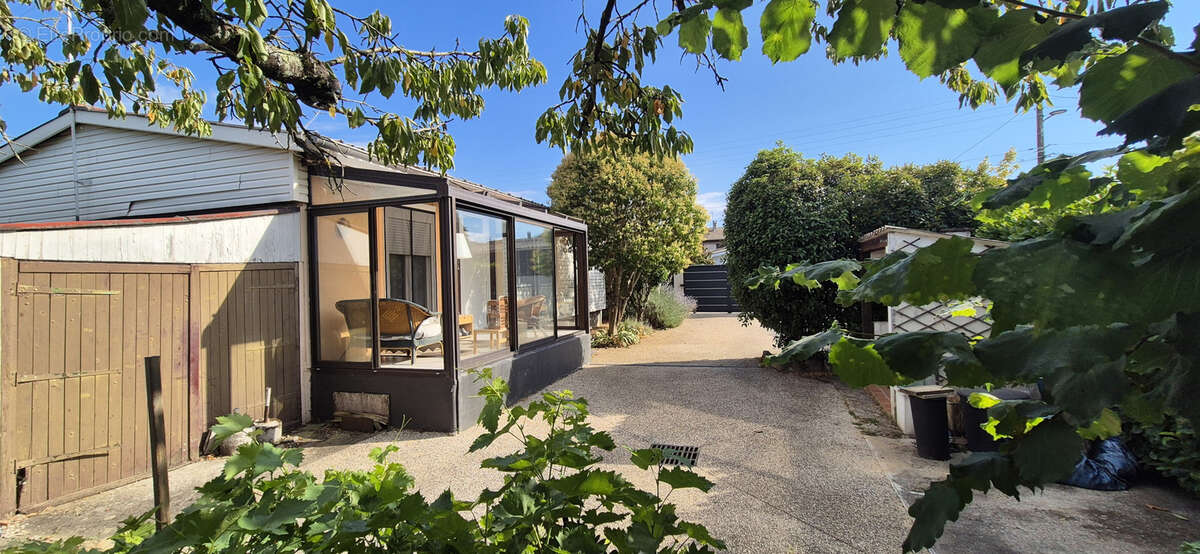 Maison individuelle de plain-pied, garage et terrain clos de 547 m2 - photo 3