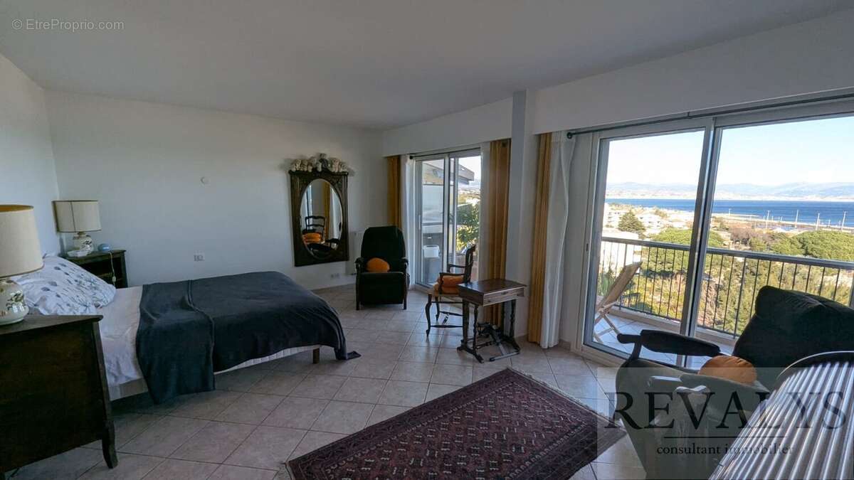 Alpes maritimes (06) antibes a vendre 5 pieces au dernier etage vue panoramique mer - photo 9