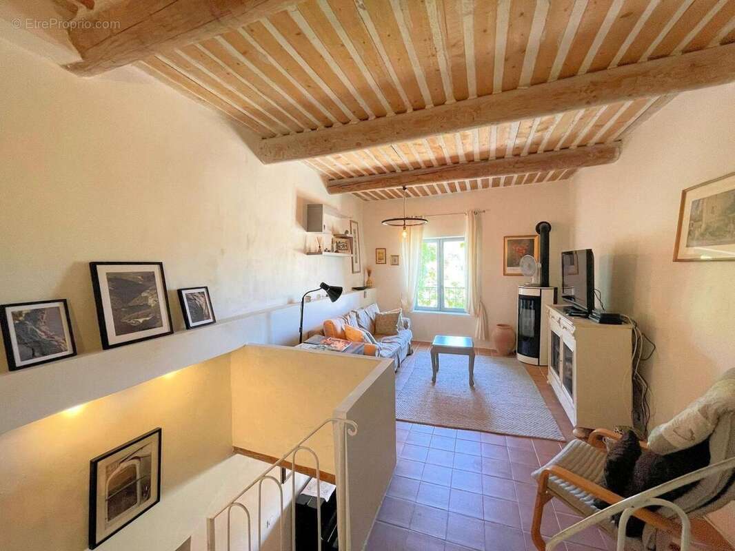 Maison 95 m² à Saint-Martin-De-Castillon  - photo 7