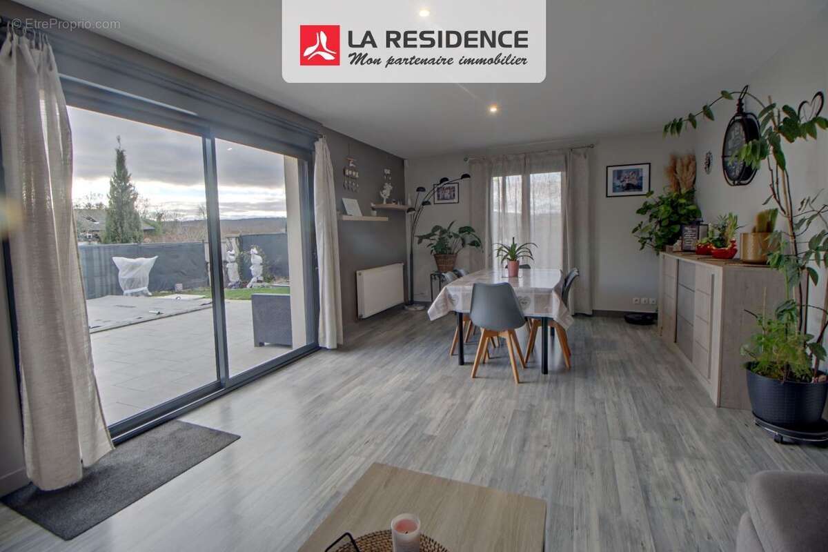 Maison à COURCELLES-SUR-SEINE