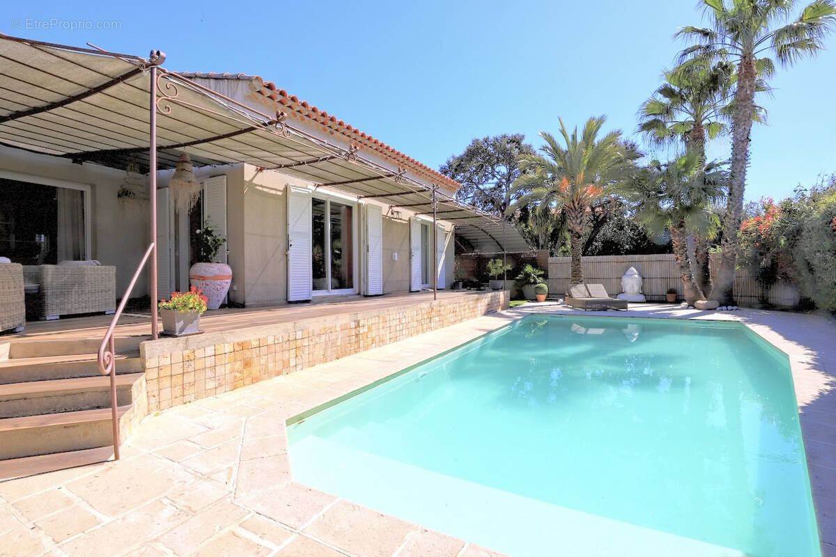 Maison à SIX-FOURS-LES-PLAGES