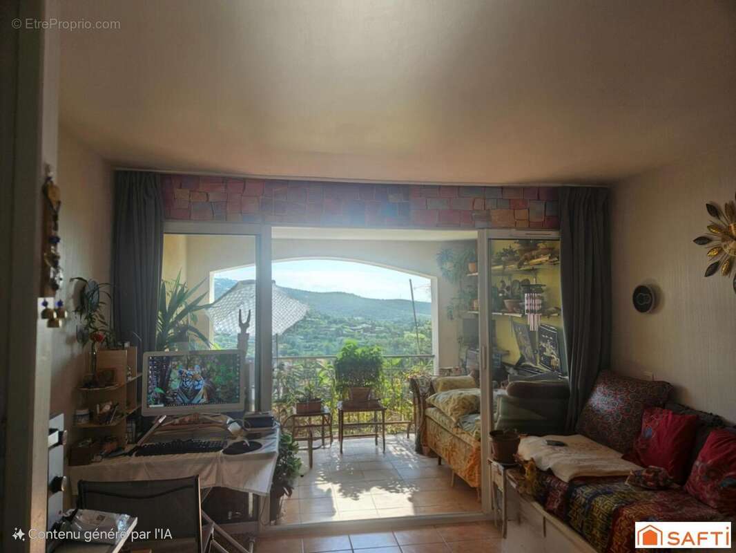Photo 3 - Appartement à ROQUEBRUNE-SUR-ARGENS