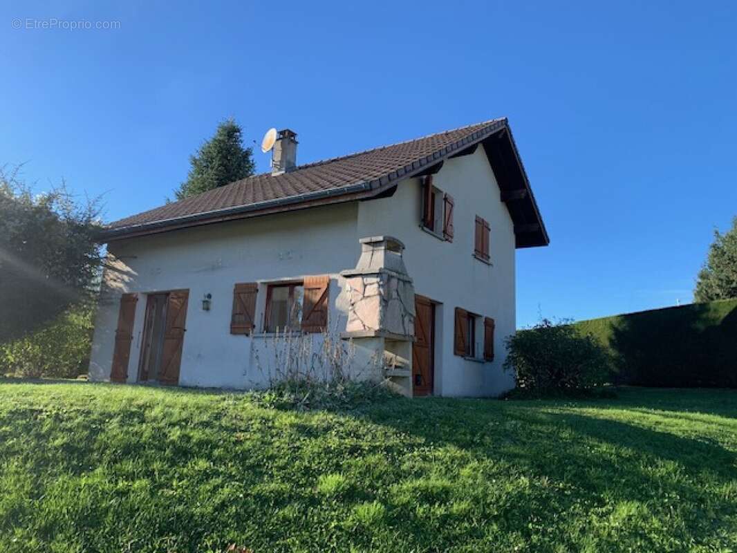 Maison à CRUSEILLES