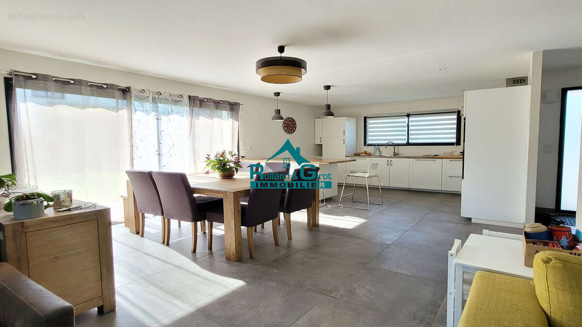 Maison à LA BOUEXIERE