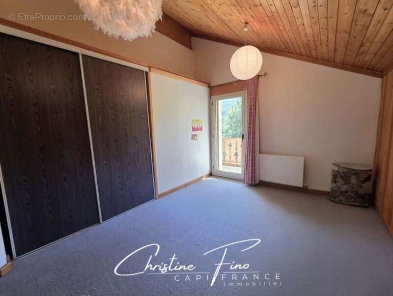 Maison à LA SALLE-LES-ALPES