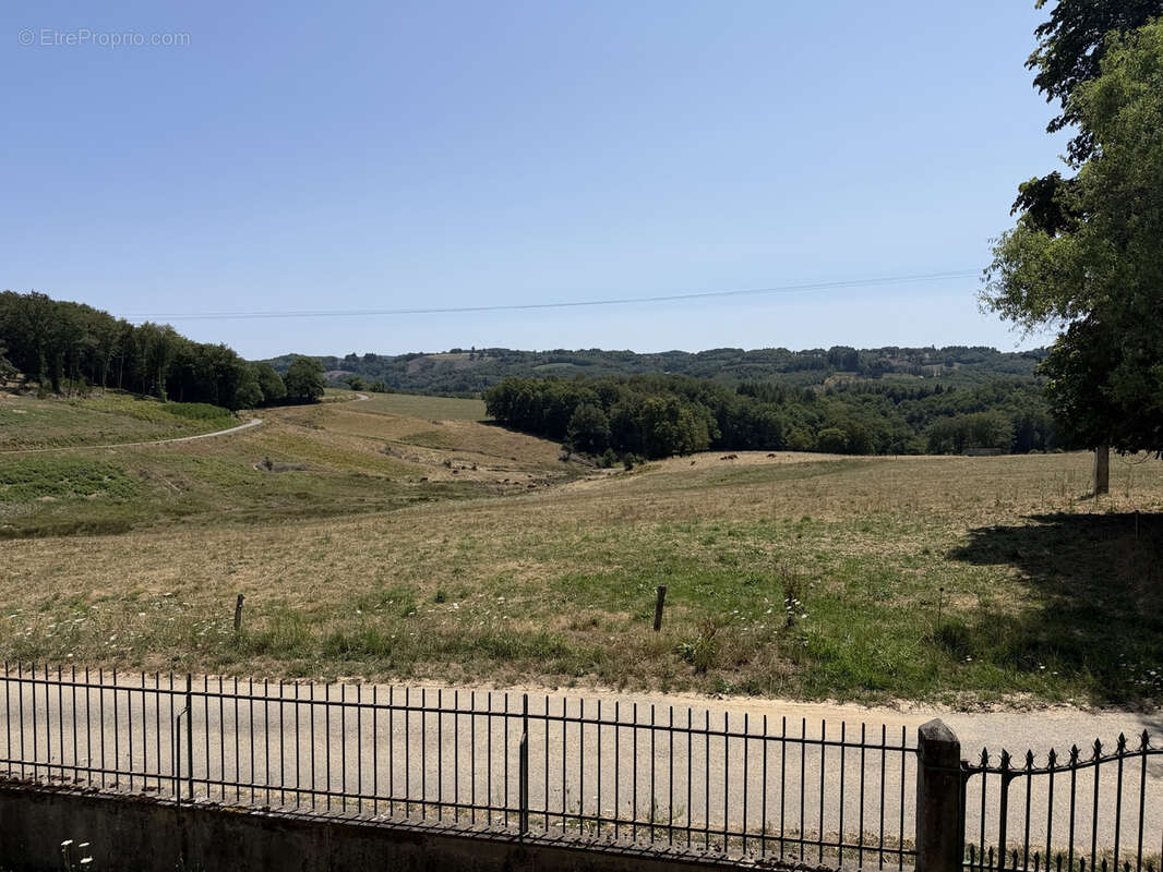 Maison à rénover avec terrain - photo 11