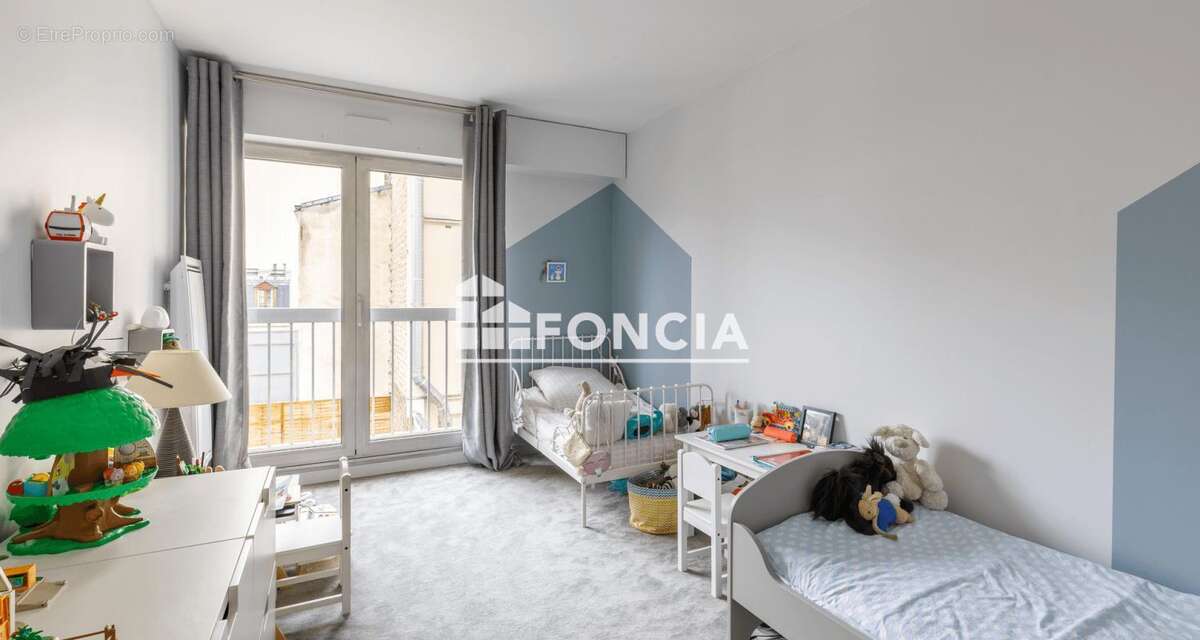 Appartement à PARIS-14E