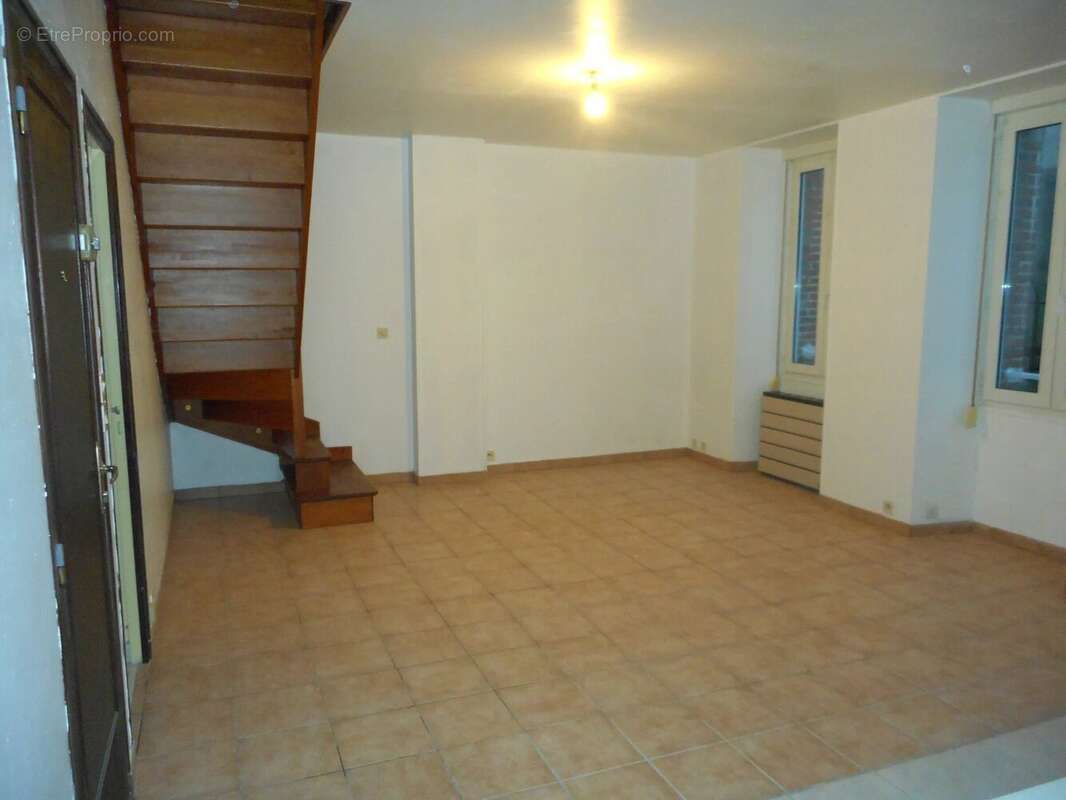 Appartement à BRIENON-SUR-ARMANCON
