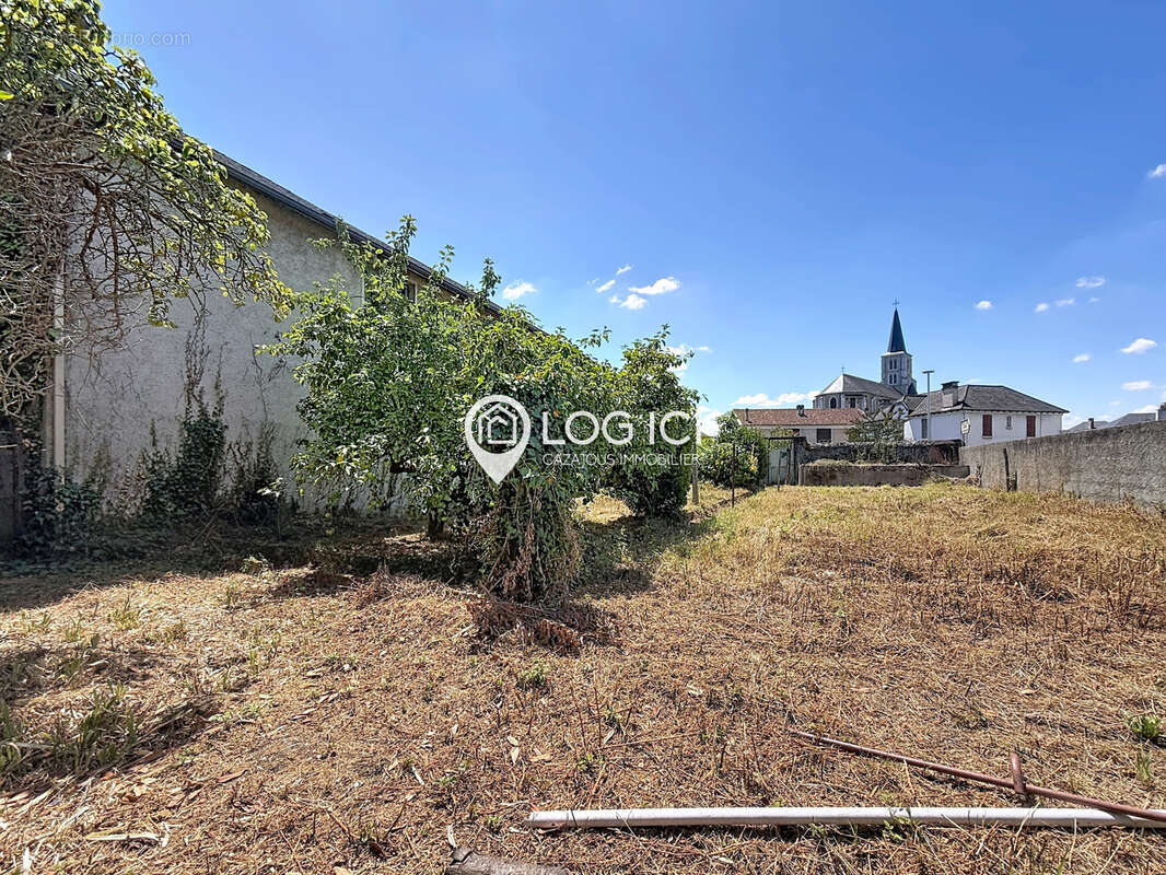 BENEJACQ - Vente Grange à rénover au coeur du village - photo 2