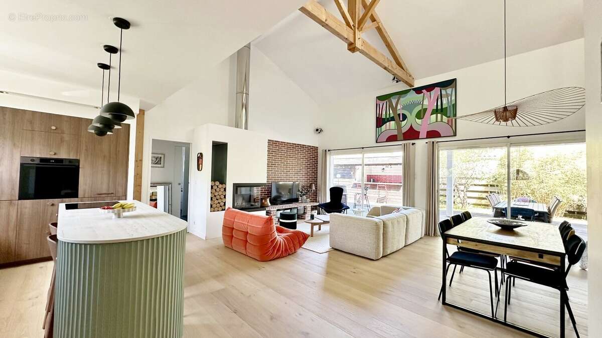 Villa contemporaine de 6 pieces de 133 m2 avec piscine et garage - photo 1