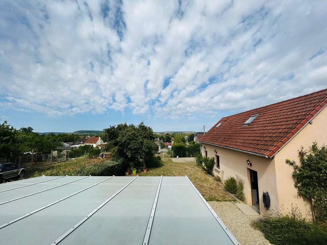 Maison 242 m² à Veron  - photo 2