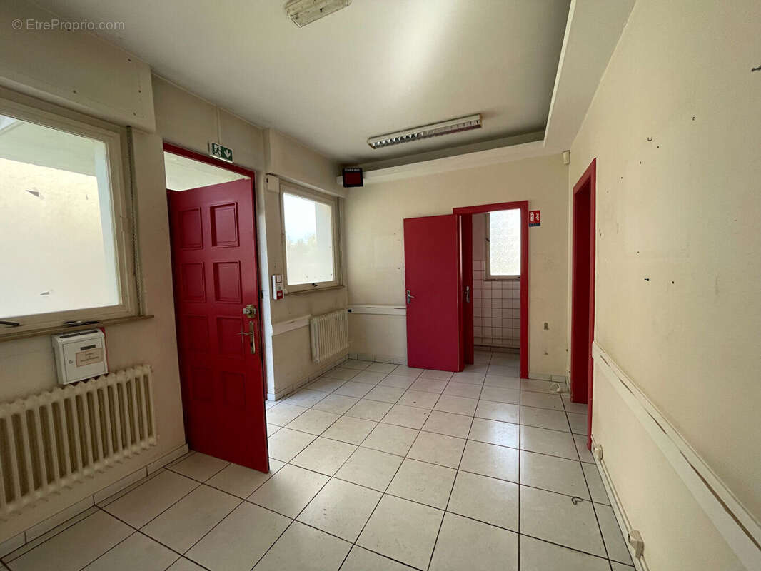 Local d'activité - BOUZONVILLE - 119 m² - photo 5