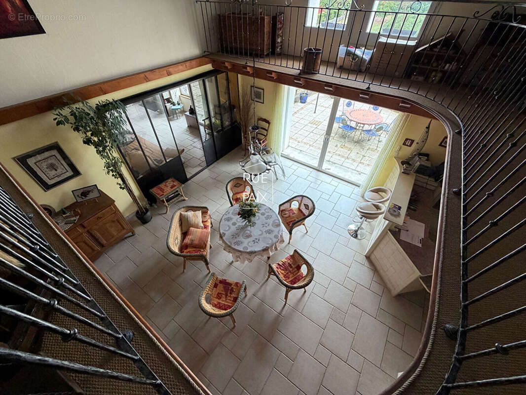 Maison à AZAY-LE-BRULE