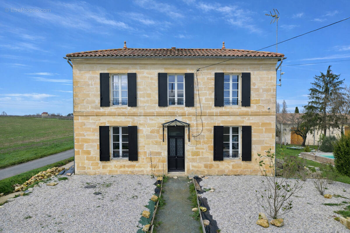Maison à SAINT-EMILION
