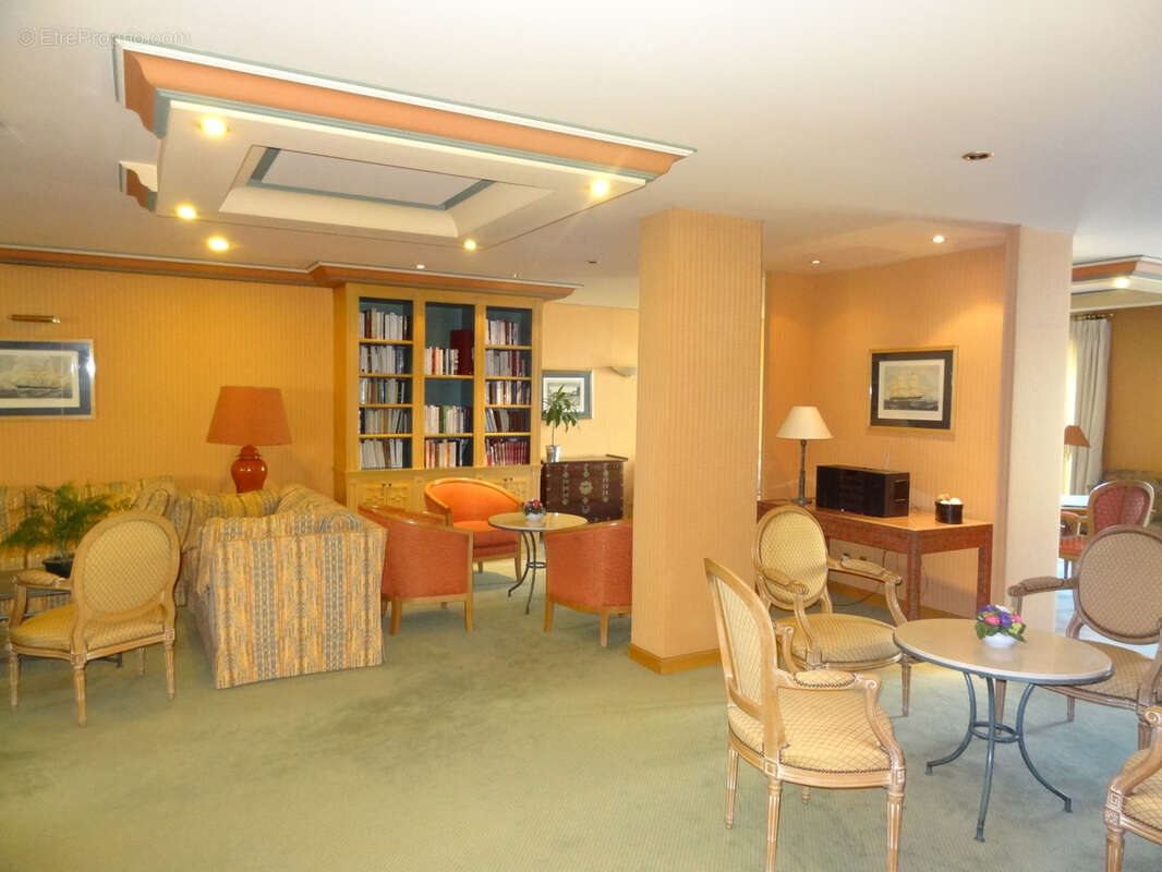Residence Services Hesperides Versailles 2 pièces - photo 5