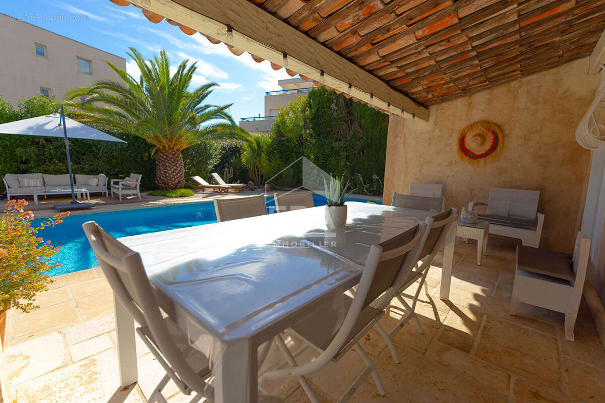 Maison à MANDELIEU-LA-NAPOULE