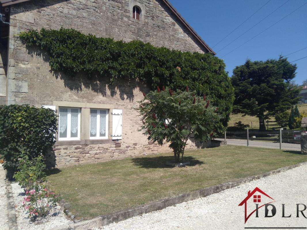 Maison à FOUGEROLLES