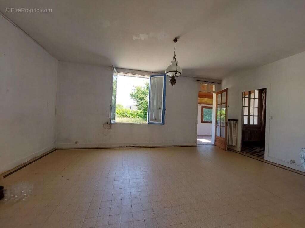 Maison à JULLOUVILLE