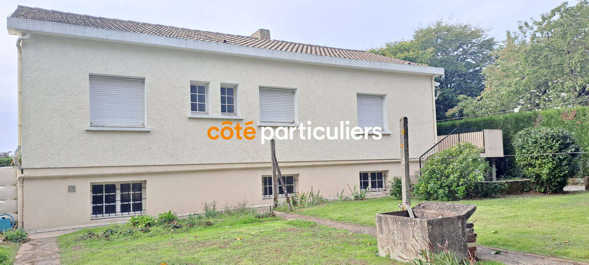 Maison familiale avec potentiel locatif . Quartier des Halles de CHOLET - photo 5