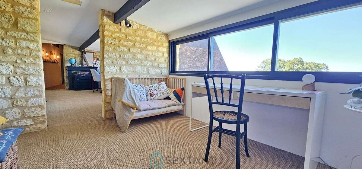 Exceptionnel propriété de 234 m² dans la Bastide de Domme avec une terrasse panoramique sur la vallée. - photo 24