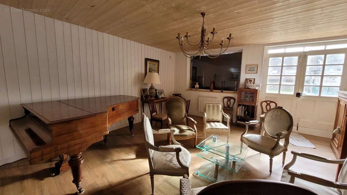 Maison à LE CHAMBON-SUR-LIGNON