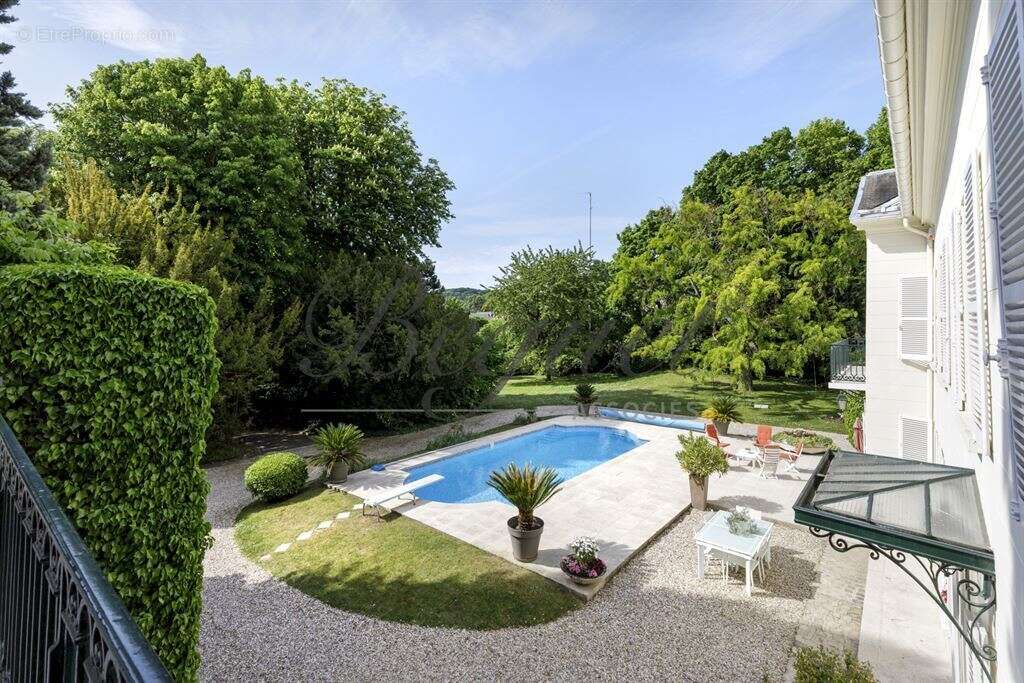 Maison à LOUVECIENNES
