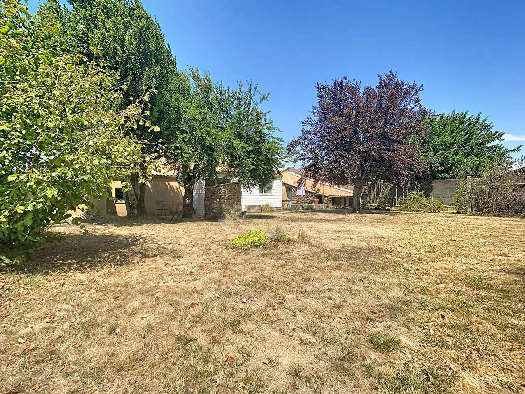 Maison à vendre à Vallet à 1min des commodités, à 1min de l'axe Nantes-Cholet, à 30min de l'aéroport de Nantes atlantique, à 5mi - photo 18