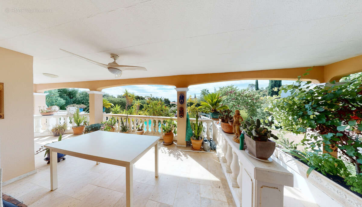 Maison à FREJUS