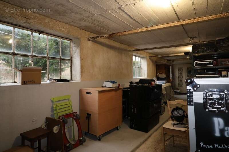 Maison à SAINT-HYMETIERE