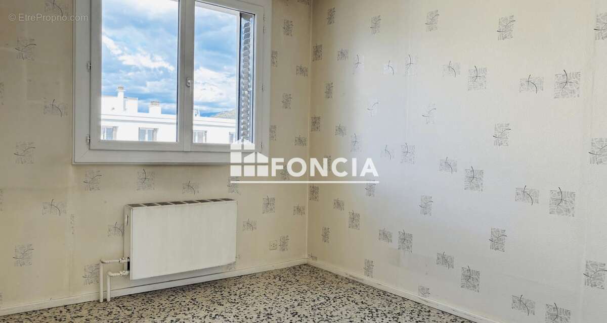 Appartement à SAINT-MARTIN-D'HERES