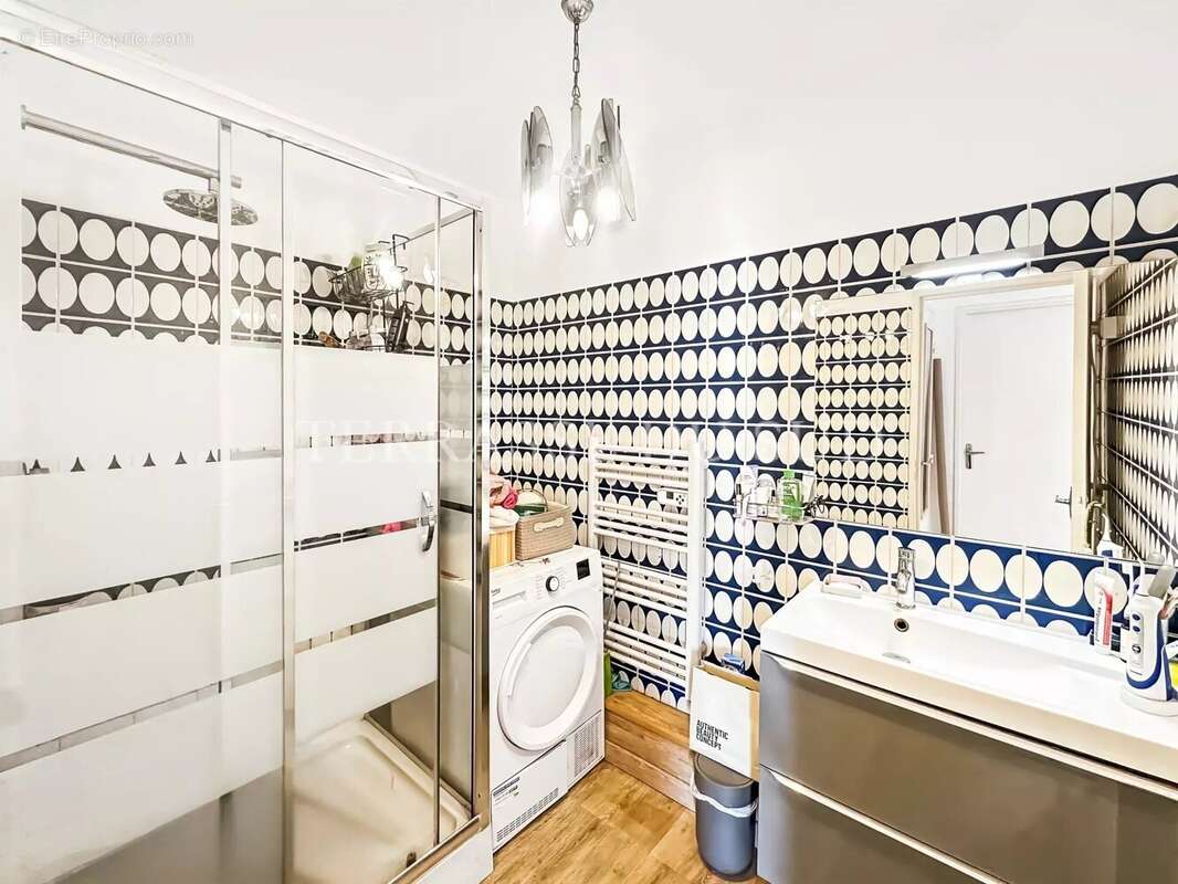 Appartement à MARSEILLE-3E