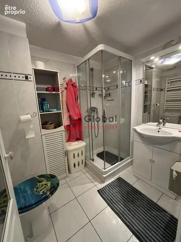 Menton - Appartement traversant 3 pièces avec terrasse plein sud, quartier Vielle Ville à deux pas des plages - photo 4