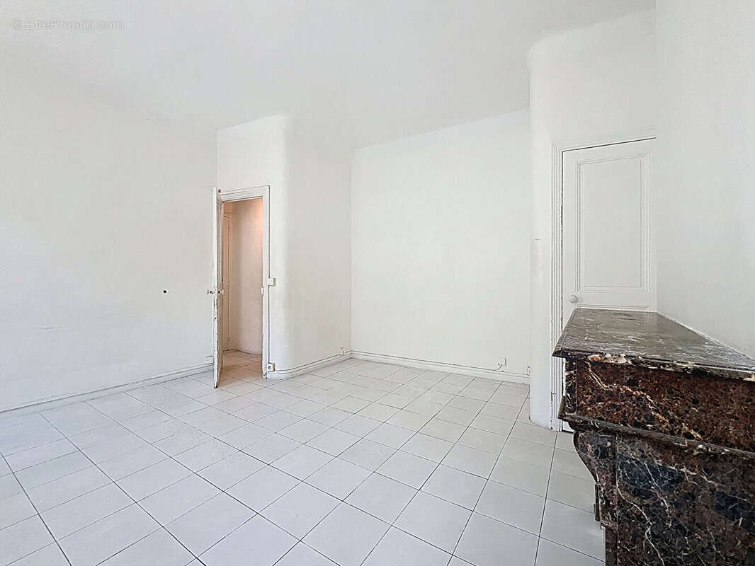 Appartement à MARSEILLE-6E