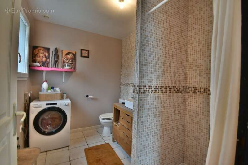 Maison à FONTAINE-LA-GUYON