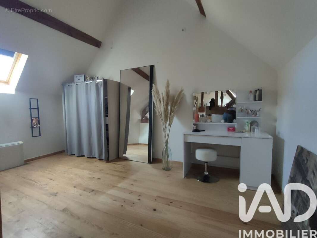 Maison 126 m² à Courgenay  - photo 8