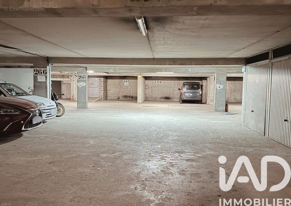 Photo 2 - Parking à PARIS-19E