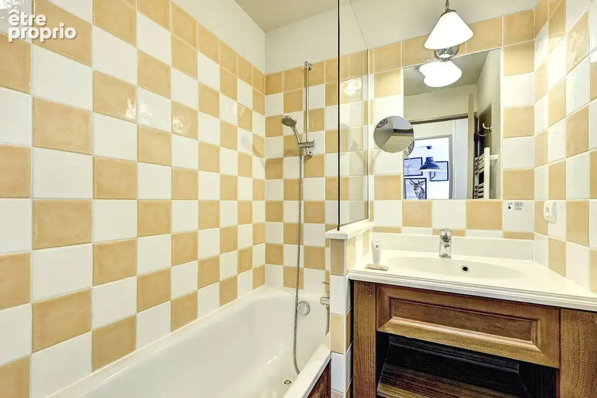 Vars property for sale