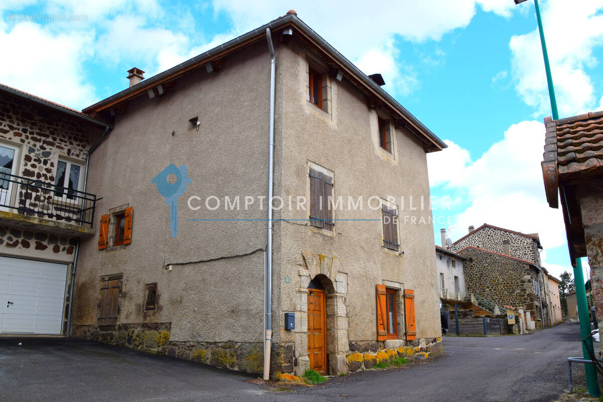Maison à COUCOURON