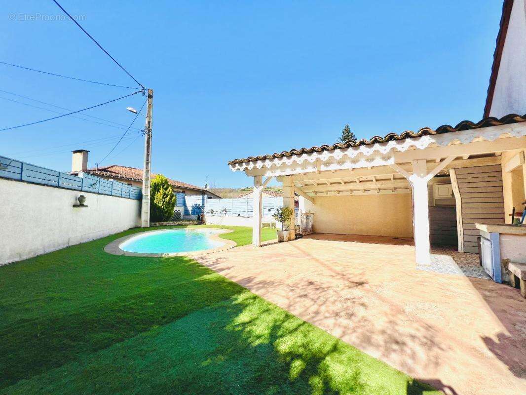 Maison à SAINT-JUERY