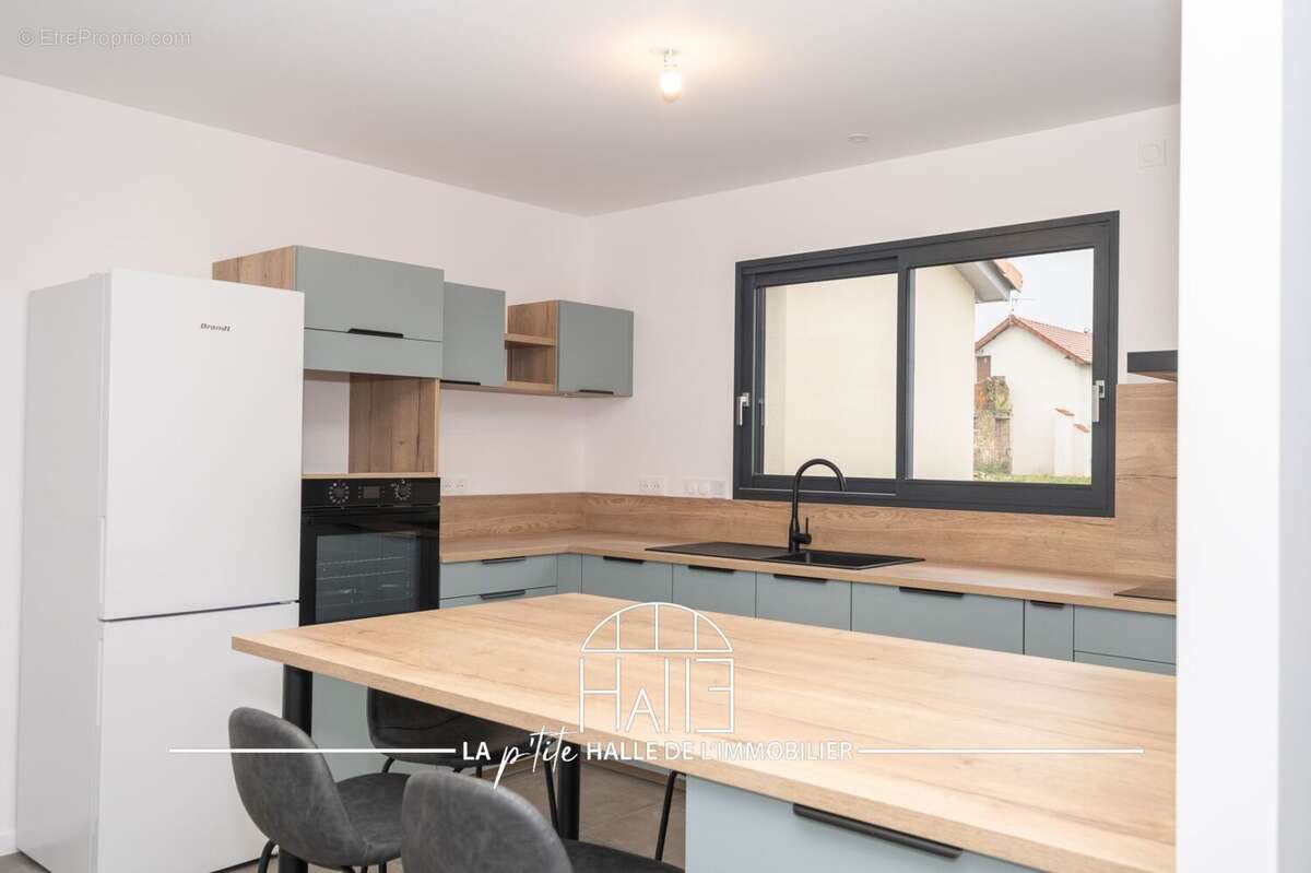 Maison à SAINT-JUST-LE-MARTEL