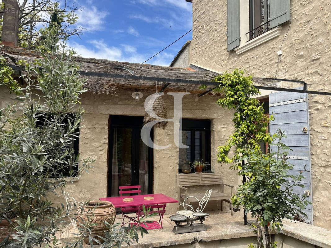 Maison à L'ISLE-SUR-LA-SORGUE