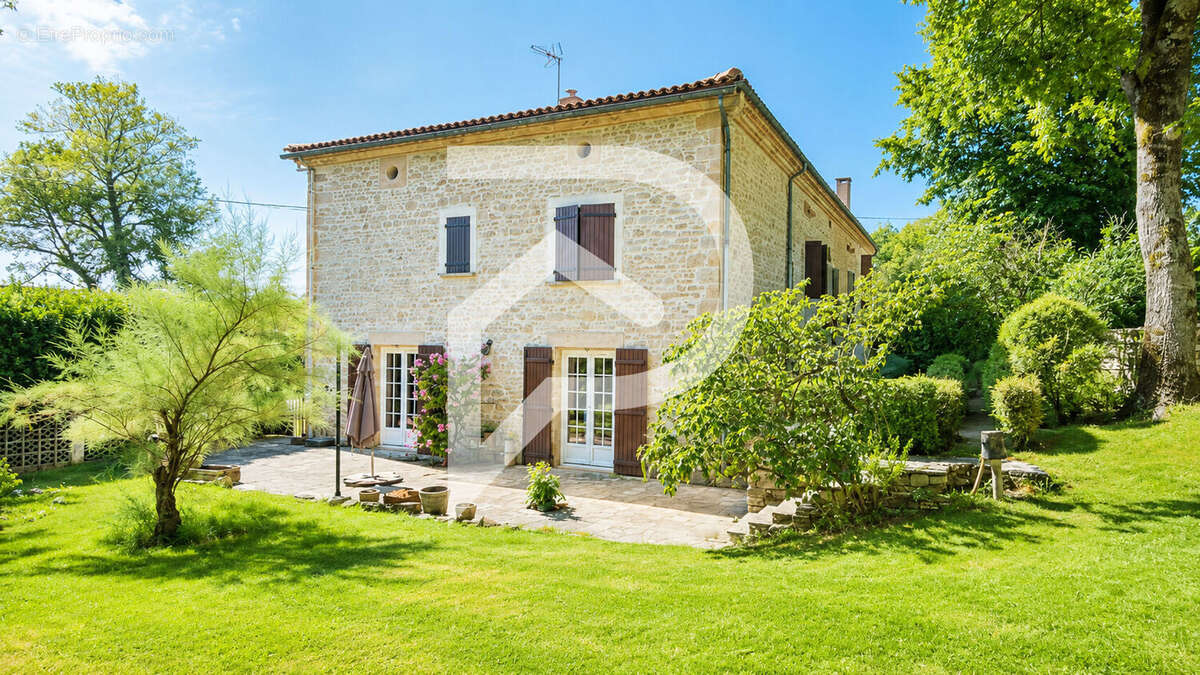 Maison Lombers 8 pièces 313 m² - photo 2
