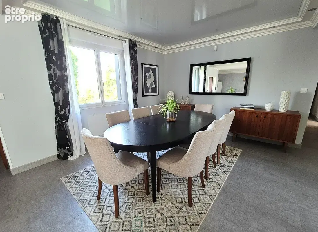 Belles prestations : Maison 5 chambres, garage, piscine, jardin paysagé - photo 5
