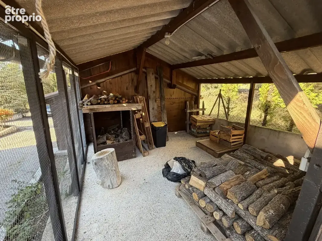 Maison avec vue dégagée et nombreuses dépendances - photo 28