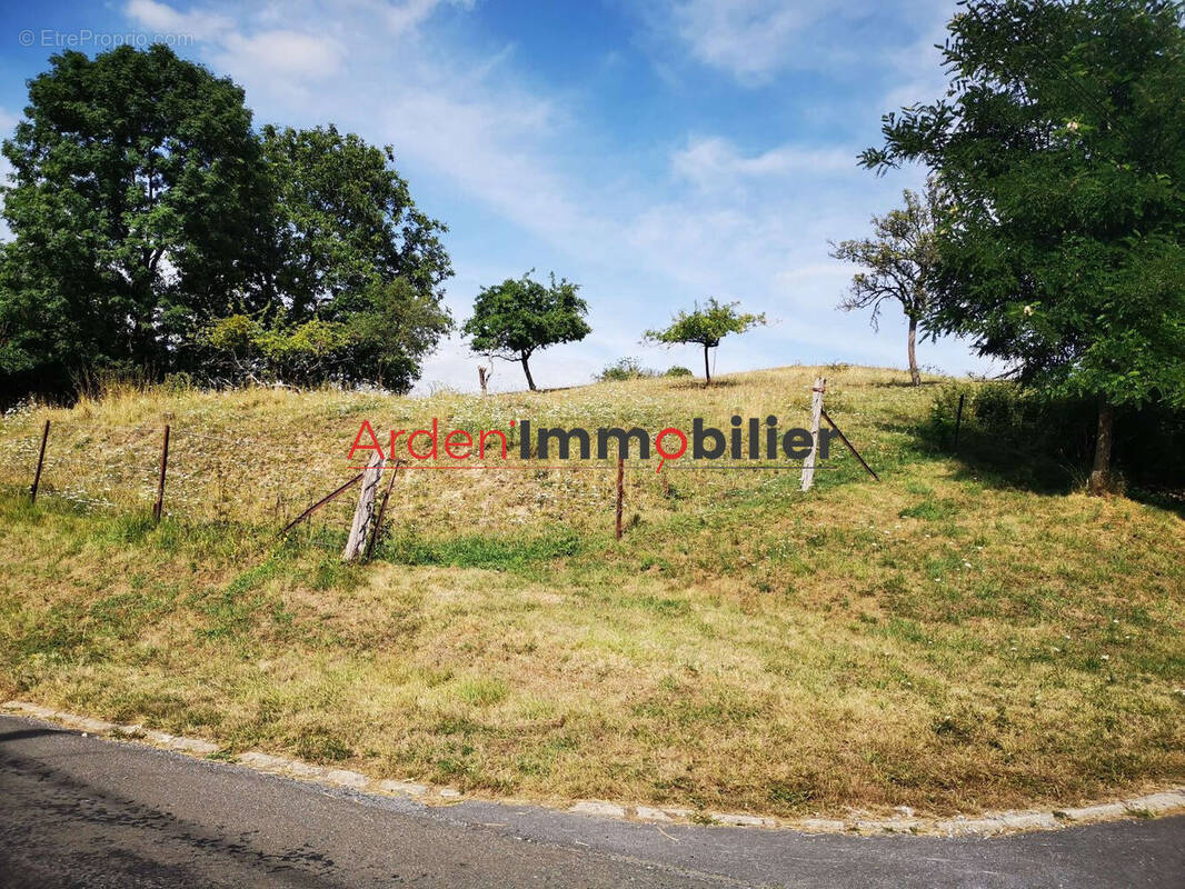 Terrain à NOVION-PORCIEN