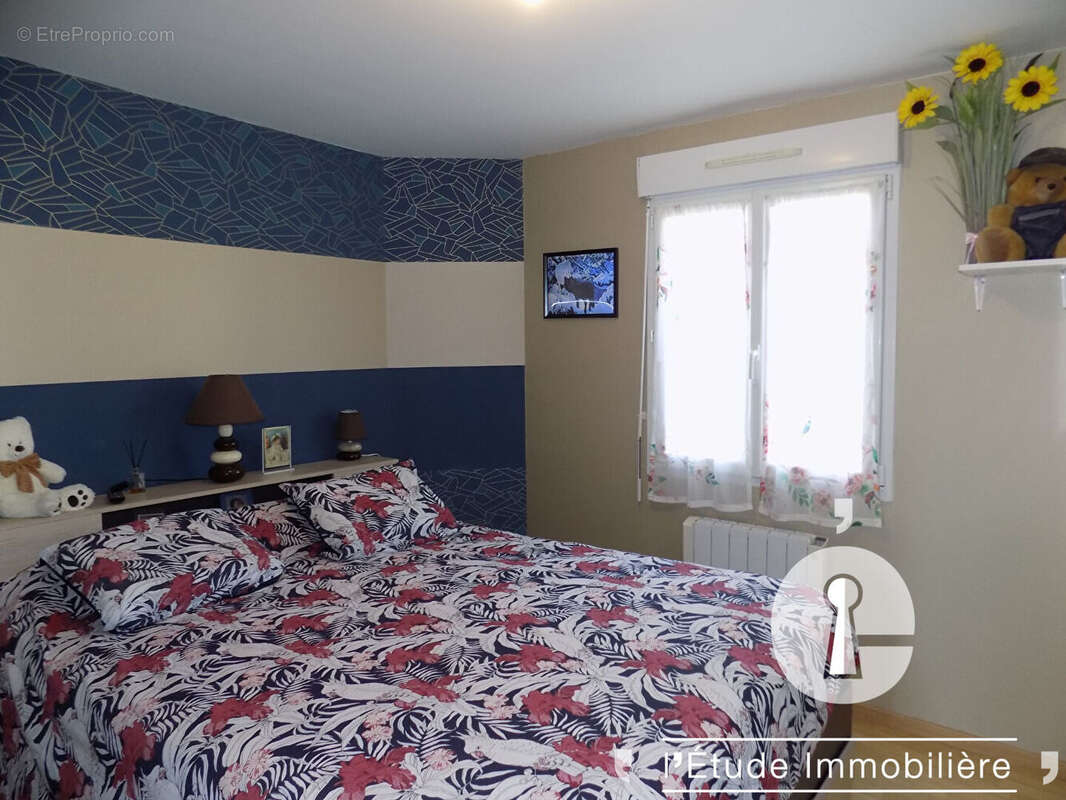 Maison à LA BAZOUGE-DE-CHEMERE