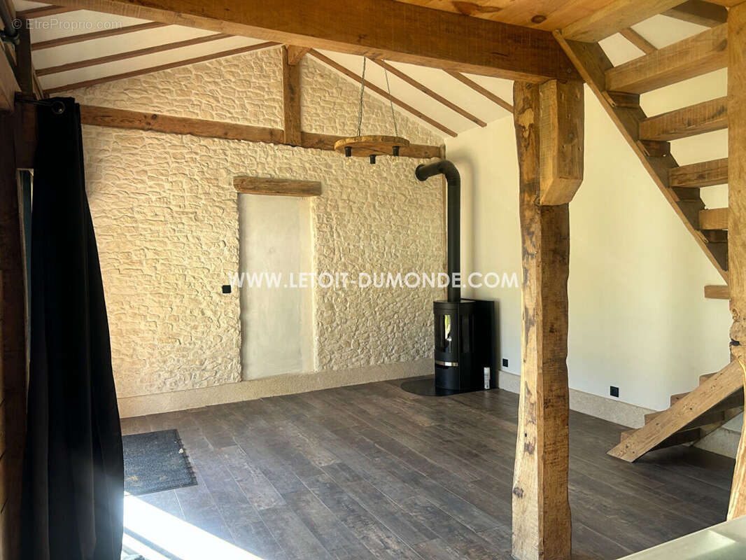 Maison à SAINT-VINCENT-DE-CONNEZAC